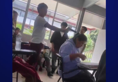 DESATA ALUMNO ALARMA EN CBTIS POR PISTOLA DE JUGUETE