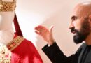 ES MODISTO DE LO SAGRADO