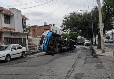 PIPA CON AGUA CAE A SOCAVON