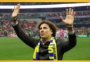 RECIBE GUILLERMO OCHOA EMOTIVO HOMENAJE DEL AMÉRICA