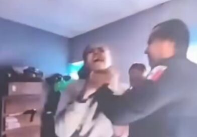 SUSPENDEN A MANDO POLICIAL POR AGRESIÓN